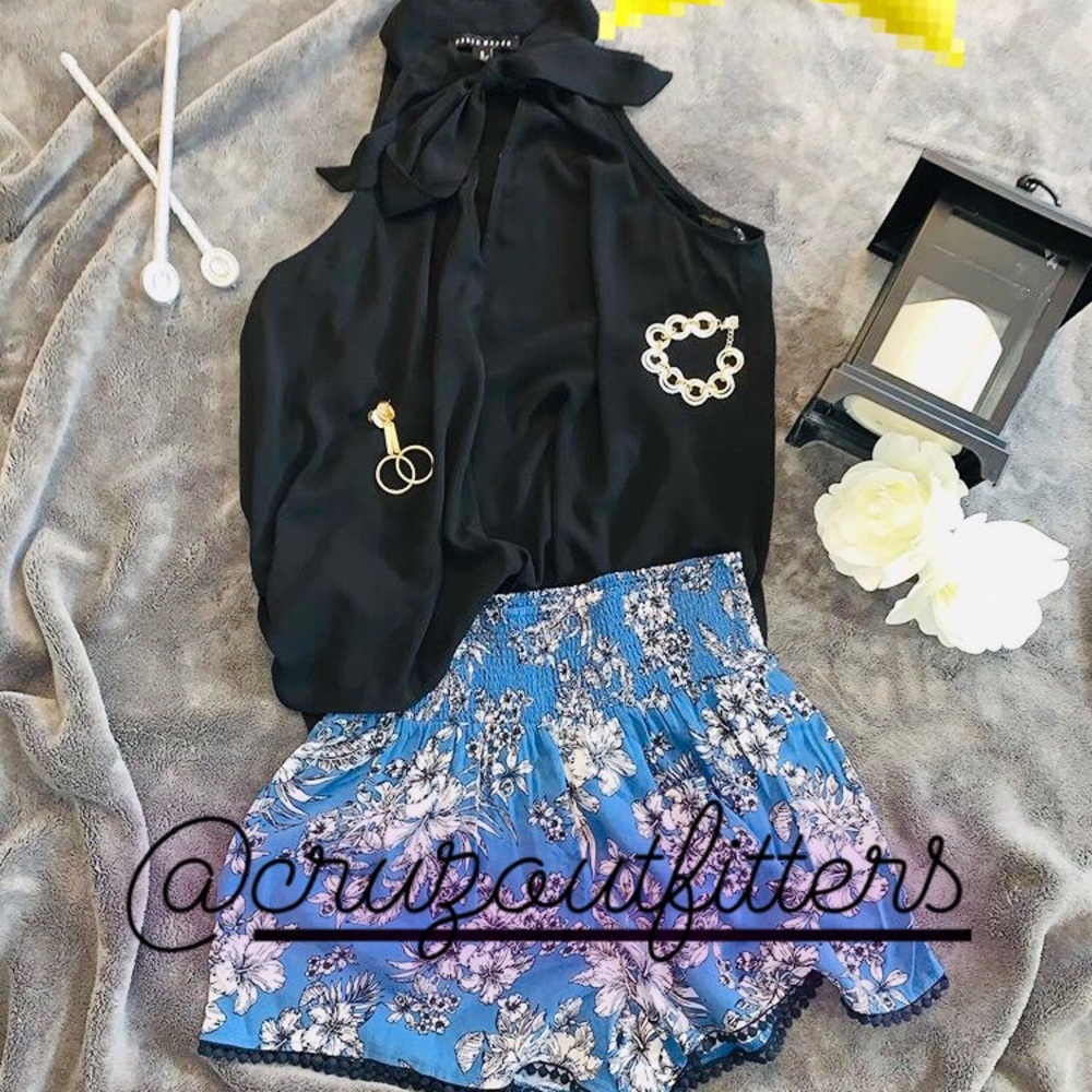 A blouse ,shorts